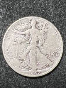 lot 42 image: 1942 US WALKING LIBERTY HALF DOLLAR