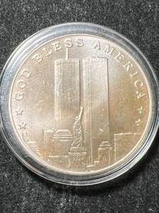 lot 50 image: 1 TROY OZ .999 FINE SILVER 911 MEMORIAL ROUND IN AIRTITE