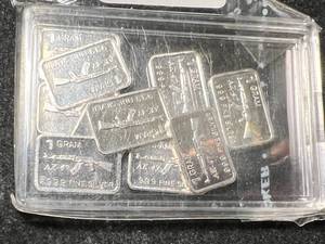 lot 61 image: 10 GRAMS .999 FINE SILVER FRACTIONAL BARS
