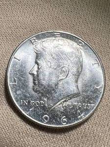 lot 72 image: 1964 US KENNEDY HALF DOLLAR