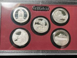 lot 77 image: 2010 US PROOF SILVER QUARTER SET