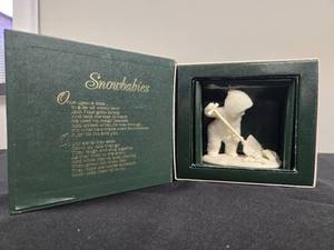 lot 9 image: Dept 56 Snowbabies Figurine So Much Work to Do with Box