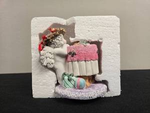 lot 10 image: Dreamsicles Ready For Santa Angel Figurine by Kristin 2000 with Box