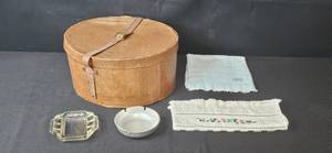 lot 115 image: Dobbs Twenty-Five Vintage Felt Hat with Case and Accessories