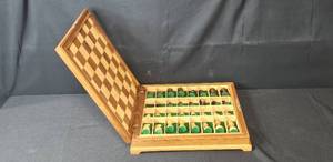 lot 120 image: Wooden Chess Set with Storage Case and Full Pieces