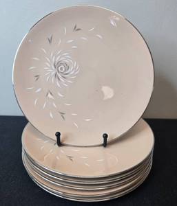 lot 125 image: Set of Flintridge China Salad Plates with Floral Pattern Made in California - display not inc