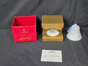 lot 165 image: Lladro 1998 Porcelain Christmas Bell Ornament with Box