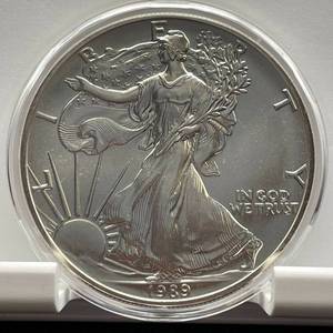 lot 37 image: 1989 American Silver Eagle