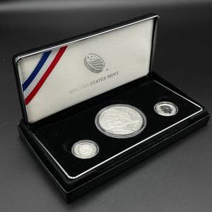 lot 33 image: 2015 March of Dimes Silver Proof Set  U.S. Mint Commemorative Collection