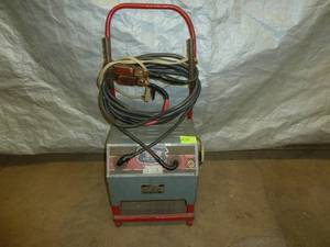lot 32 image: Trindl Pipe Thaw Machine  Model #300