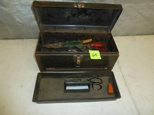 lot 65 image: Tool Box of Tin Snips- Gray