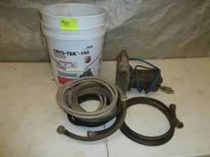 lot 81 image: Water Transfer Pump & Hoses