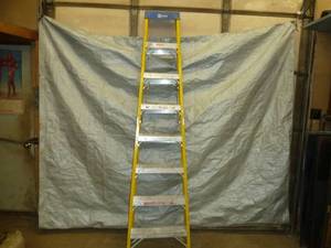 lot 116 image: Bauer Fiberglass Step Ladder 8 Yellow