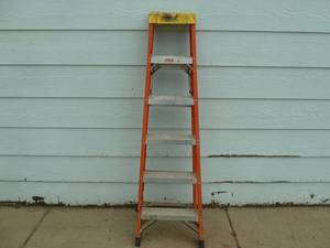 lot 126 image: Bauer Fiberglass Step Ladder 6 Orange