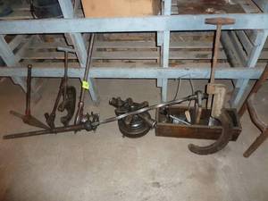 lot 138 image: Ridgid Pipe Thread Cutter Set