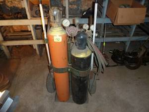 lot 142 image: Acetylene Torch & Cart Set