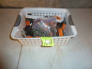 lot 168 image: Wolverine Sink Valves - White Basket