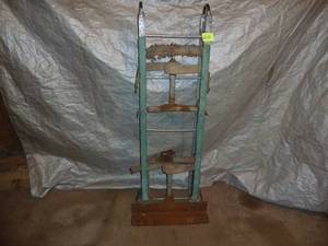 lot 210 image: Gray & Green Appliance Cart