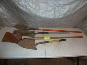 lot 214 image: Trench Spade & Shovels