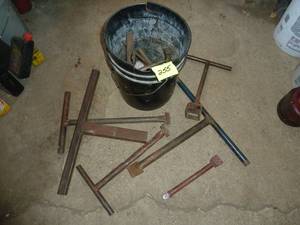 lot 255 image: Water Main Cap Keys