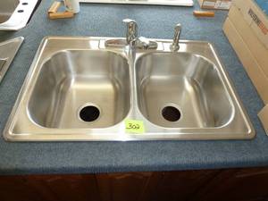 lot 302 image: Elkay Dayton Stainless Steel Sink