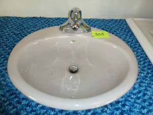 lot 305 image: Kohler Cast Iron Sink