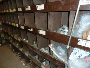 lot 323 image: Galvanized Fittings 2 Middle Rows