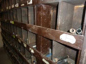 lot 346 image: Pipe Nipples 2 Rows of Bins