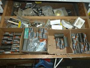 lot 419 image: Drawer #16 Wolverine Brass Sink Valves