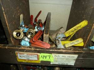 lot 447 image: Brass Ball Valves 34- 1 Apollo