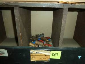 lot 451 image: Brass IP Ball Valves