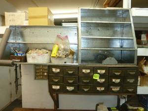 lot 454 image: Bench Organizer & Contents