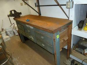 lot 455 image: Work Bench With Vice