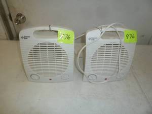 lot 476 image: Comfort Zone Heaters x 2