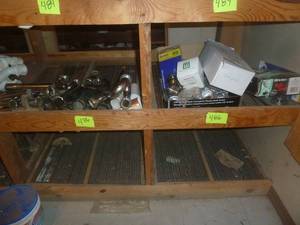 lot 486 image: 2 Bins- Chrome Drain Traps, Drain Stems