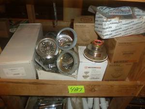 lot 487 image: Wolverine Brass Turn Seals Drains x 8