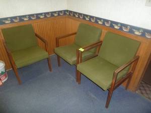 lot 509 image: Green Office Chairs x 3 Bucks Office