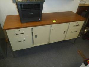 lot 512 image: Steel Base Cabinet- Back Office