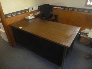 lot 513 image: Steel Desk & Chair-  Bucks Office