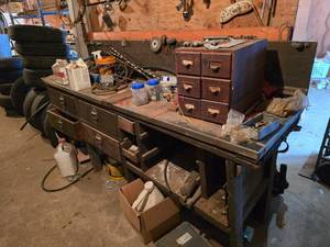 lot 538 image: Work Bench & Contents