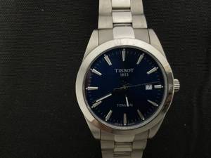 lot 14 image: Tissot Gentleman 40mm USED