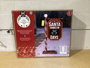 lot 36 image: Members Mark 5 Pre-Lit Santa Countdown Calendar
