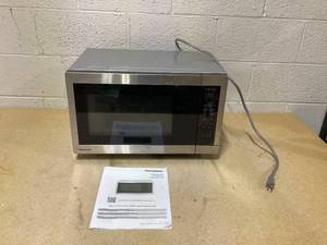 lot 417 image: Panasonic 1.3 Cu. ft. Countertop Microwave Oven,1100W, Stainless Steel  NN-SB65NS
