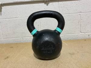 lot 146 image: Yes4All 20kg  44lb Powder Coated Kettlebell, Single
