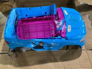 lot 94 image: 12V Disneys Frozen Mercedes GLS-320, Battery Powered Ride-on, Kids Ages 3, up to 5 MPH