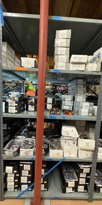 lot 26 image: Sunglasses, approximately 1,200. Note All merchandise is new