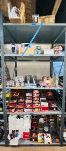 lot 7 image: Lighterssmoking accessories, approximately 5,200