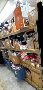 lot 104 image: Winter hats Note All merchandise is new