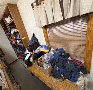 lot 102 image: Winter hats, masks, and glovesNote All merchandise is new