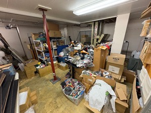 lot 145 image: Glasses, hats, lighters, toys, chargers, jackets